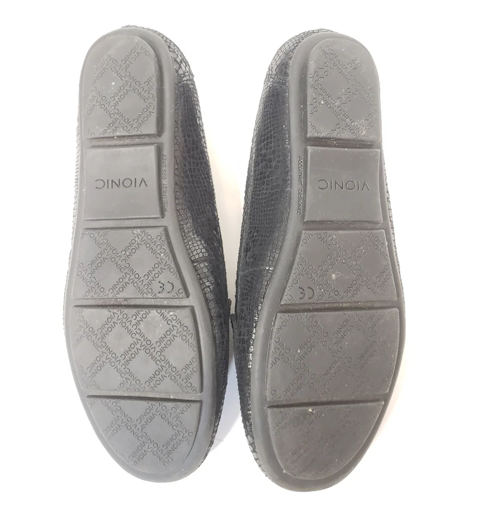 Vionic Lurrun black snack embossed slip on moccasin loafer comfort Flat shoe